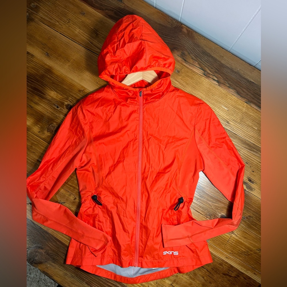 Skins Women Gylle Engineered Hooded Lightweight Wind Breaker Jacket Coral Red XS - Picture 4 of 15